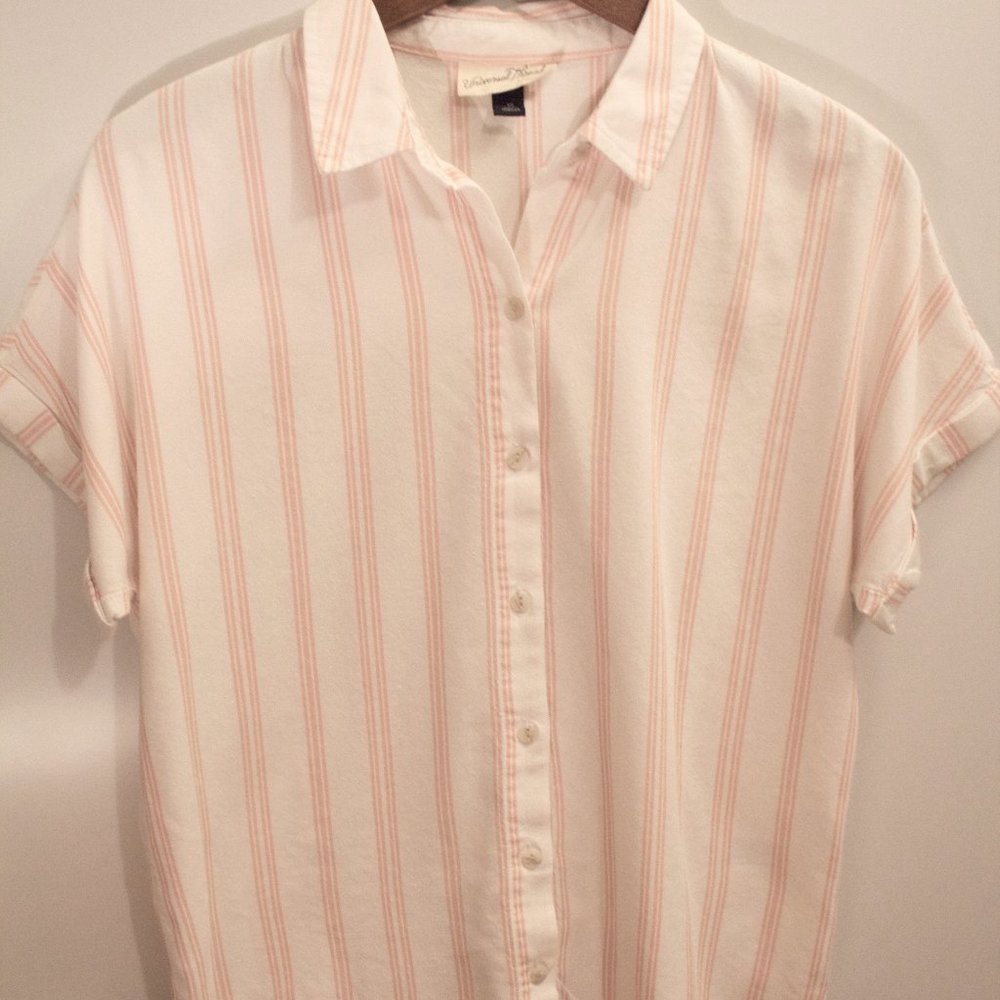 Universal Thread Button Down Shirt XS